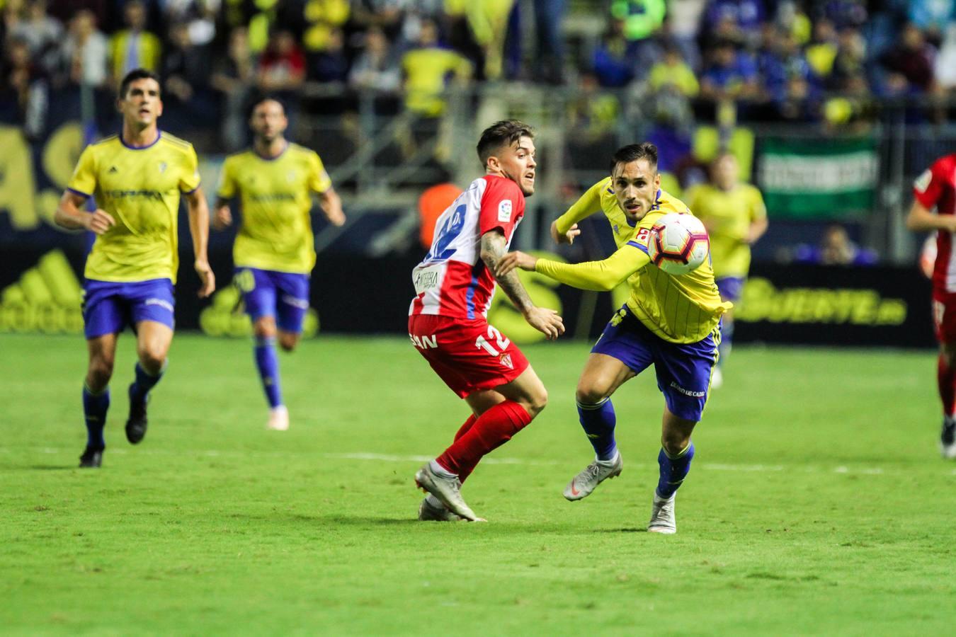 (FOTOS): Las imágenes del Cádiz CF-Sporting