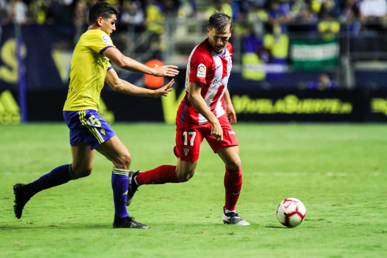 (FOTOS): Las imágenes del Cádiz CF-Sporting