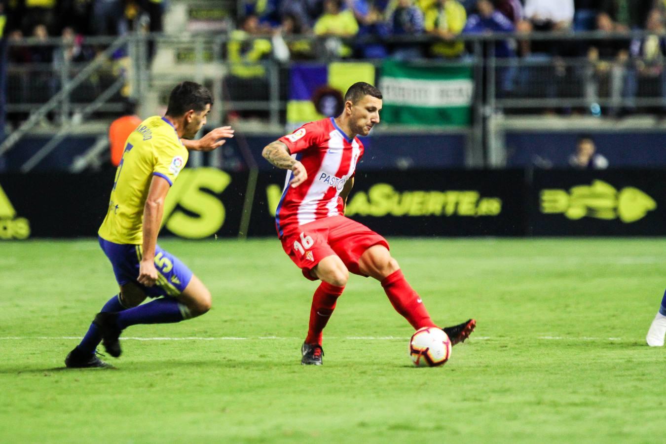 (FOTOS): Las imágenes del Cádiz CF-Sporting