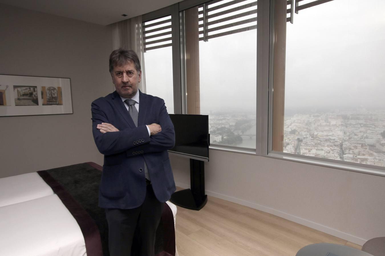 Amancio López Seijas, director del hotel Torre Sevilla