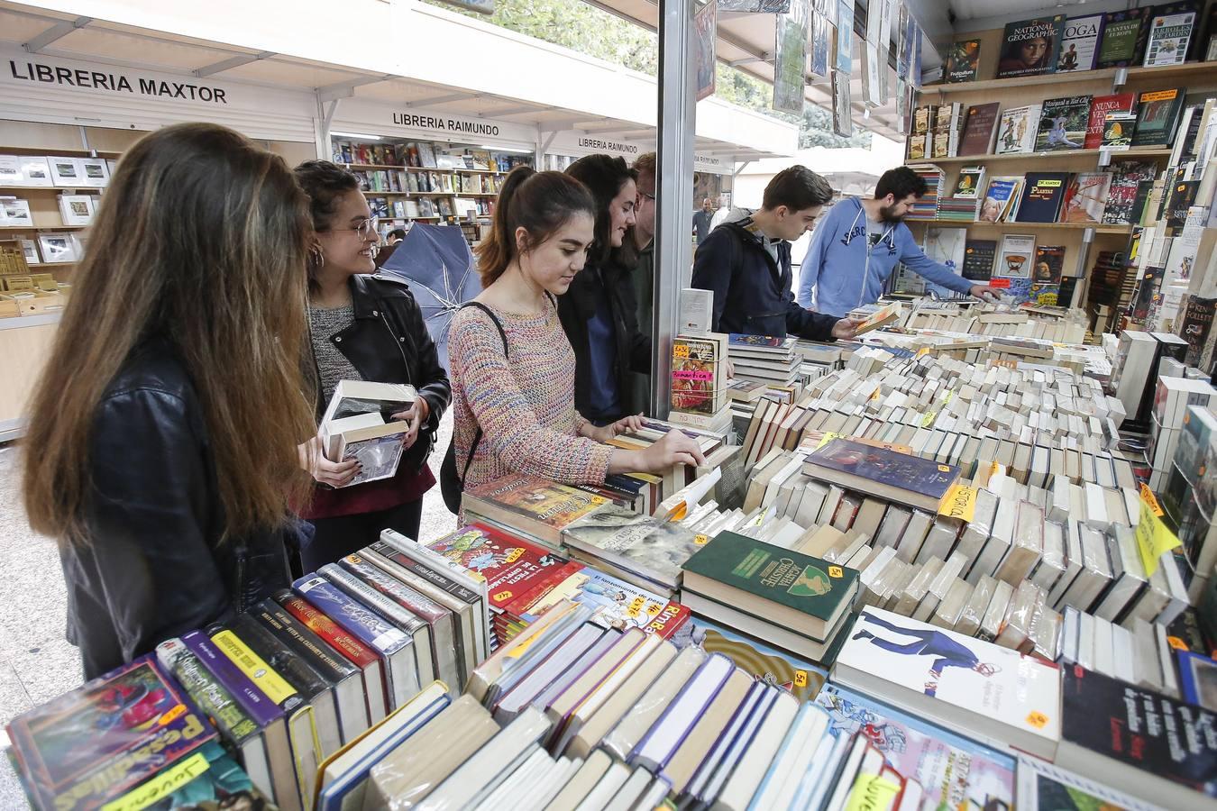 La Feria del Libro Antiguo y de Ocasión de Córdoba, en imágenes