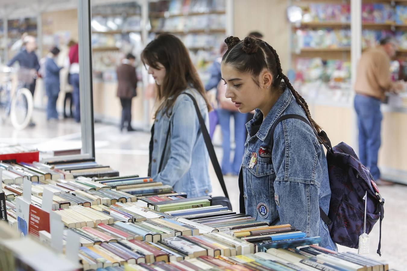 La Feria del Libro Antiguo y de Ocasión de Córdoba, en imágenes