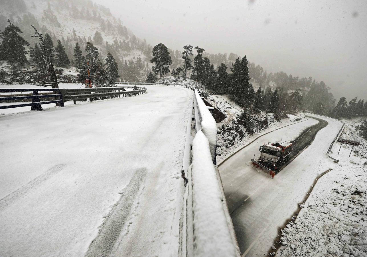 La cota de nieve se situará entre los 1.200-1.400 metros y llegará a bajar hasta los 900-1.000 metros en Navarra.. 