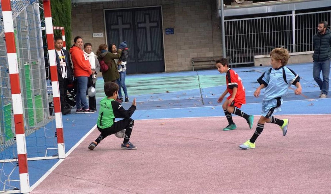 Encuentro entre el Safa Jorge Juan y el Vedruna Mirasierra "B". 