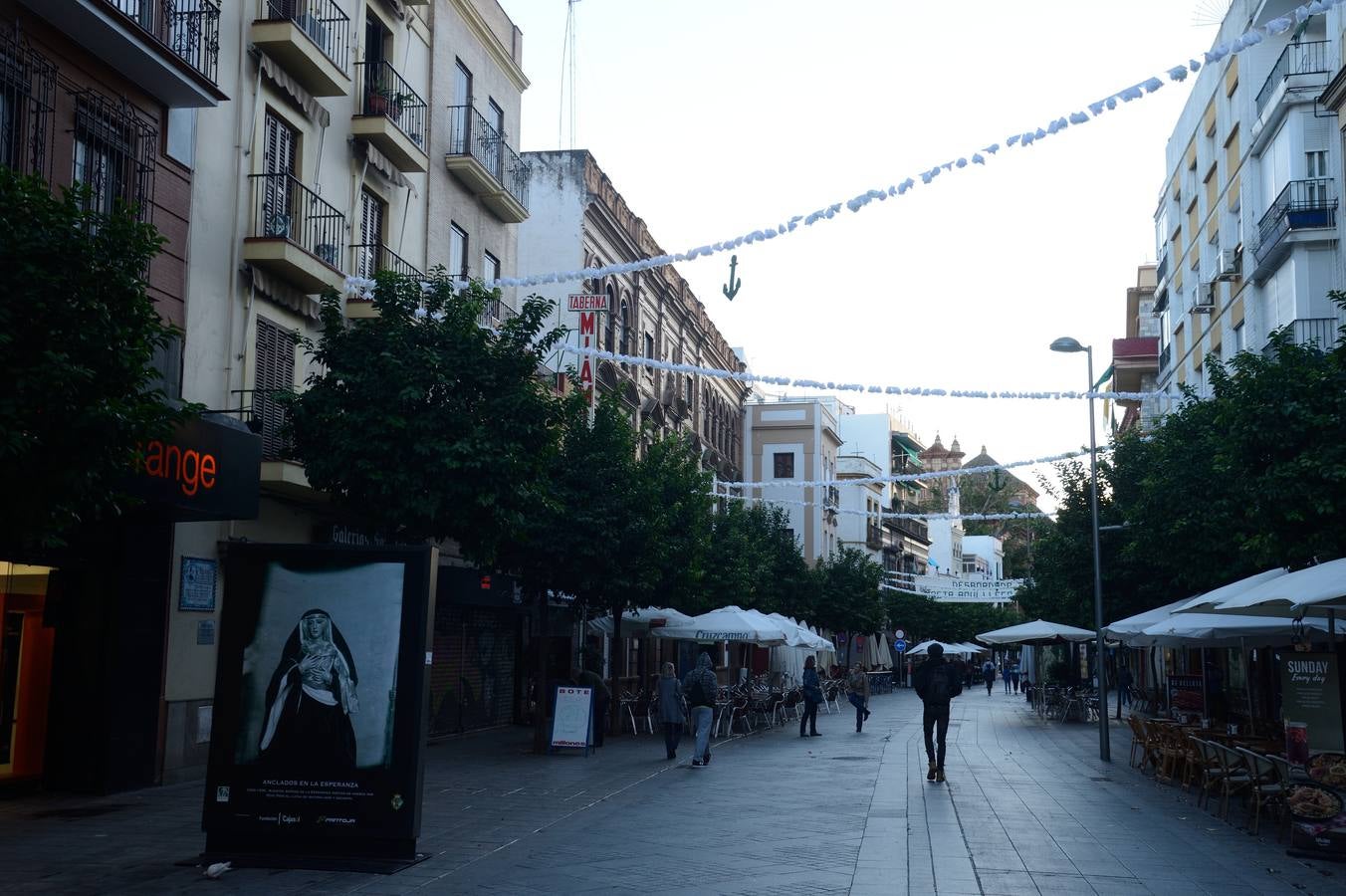 Galería de las calles adornadas para la Esperanza de Triana