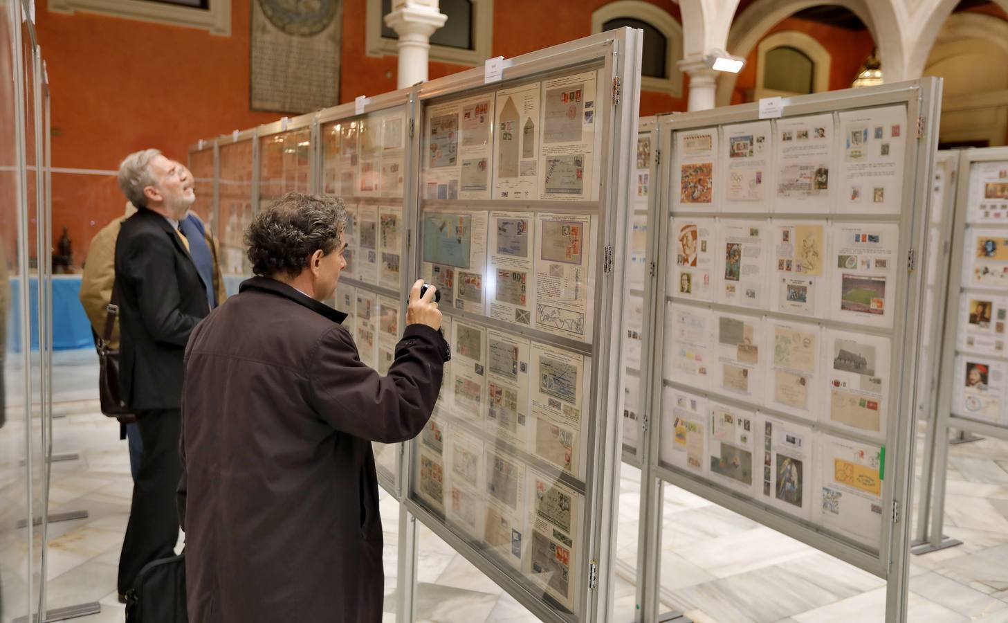 Sellos y objetos de coleccionismo en pleno Centro de Sevilla