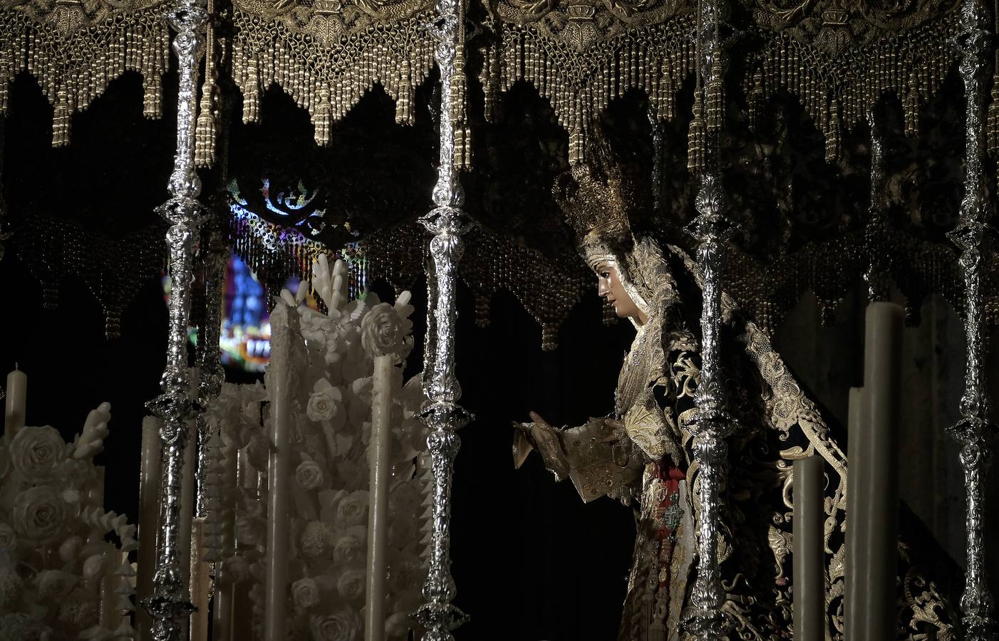 En imágenes, la Esperanza de Triana en el Altar del Jubileo de la Catedral