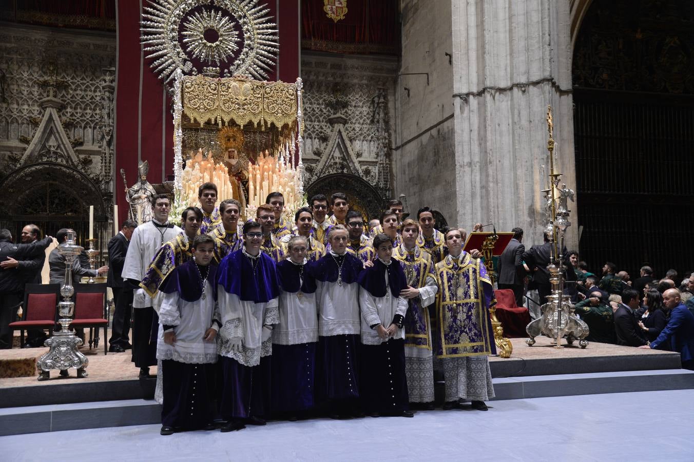 Galería de detalles de la procesión a la Catedral de la Esperan de Triana