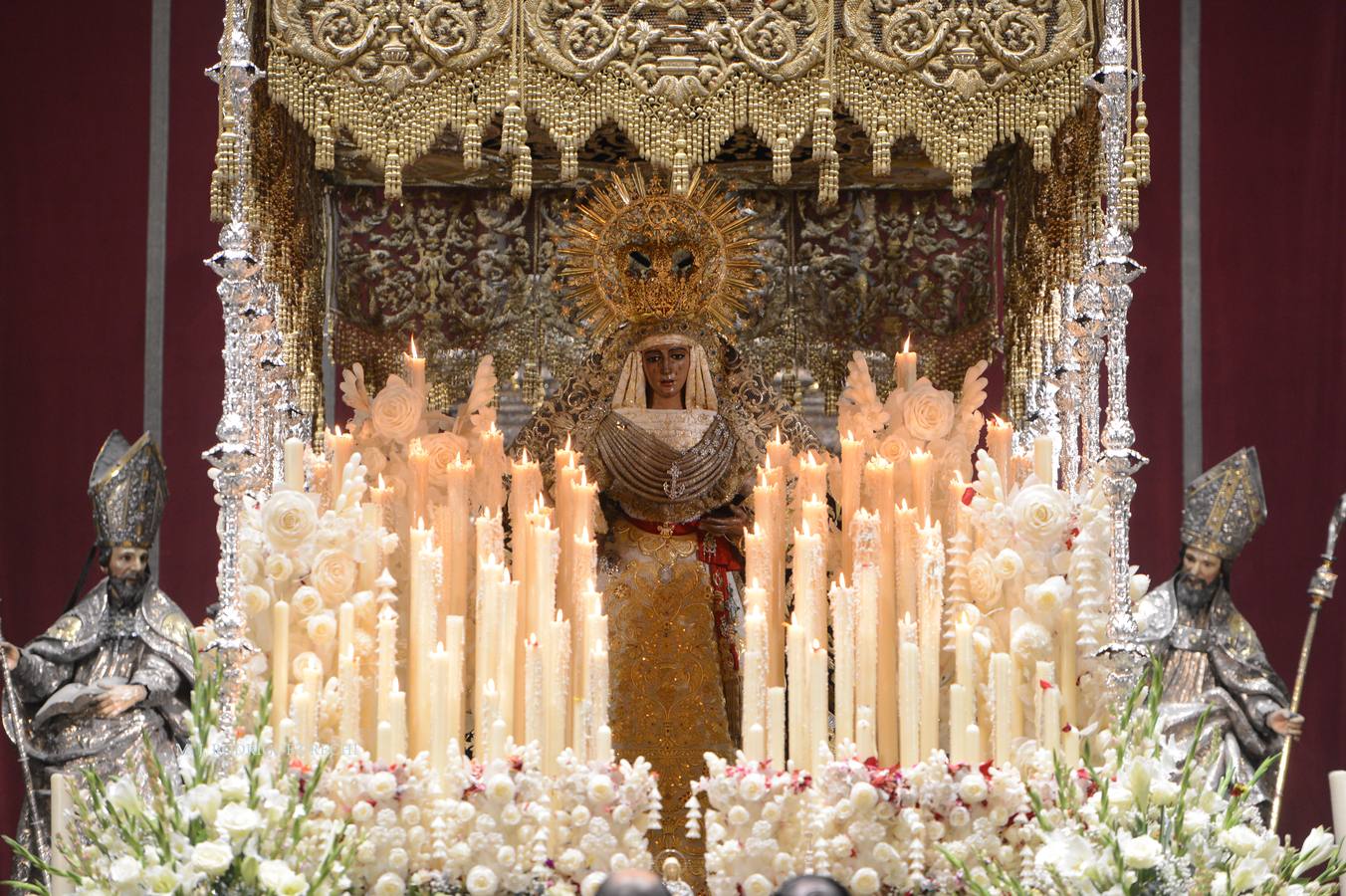 Galería de detalles de la procesión a la Catedral de la Esperan de Triana