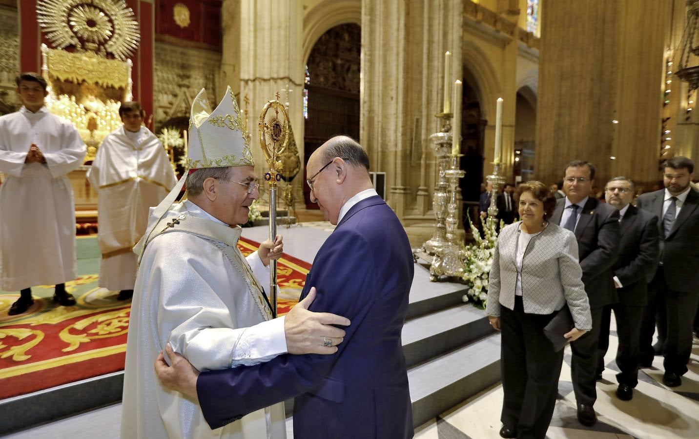 En imágenes: misa por el VI centenario de la Esperanza de Triana en la Catedral de Sevilla