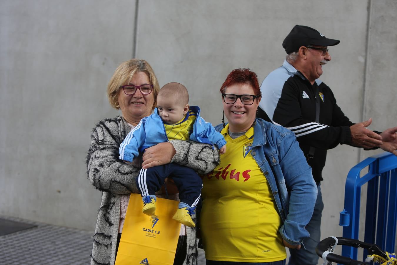 Fotos: Búscate en el Cádiz CF-Elche en Carranza