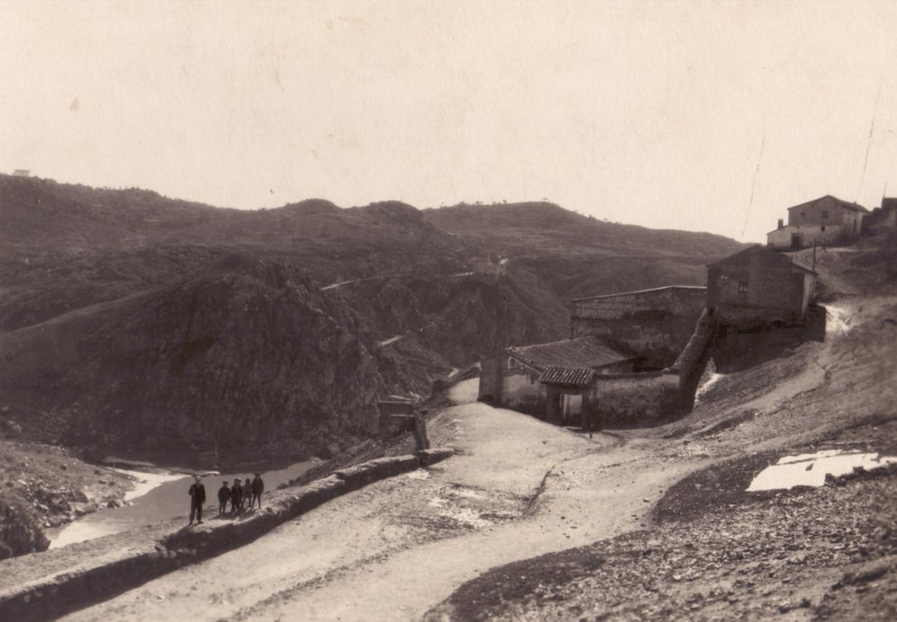 Aspecto del antiguo Corral de Vacas hacia 1920. Fotografía: Colección Félix Villasante. 