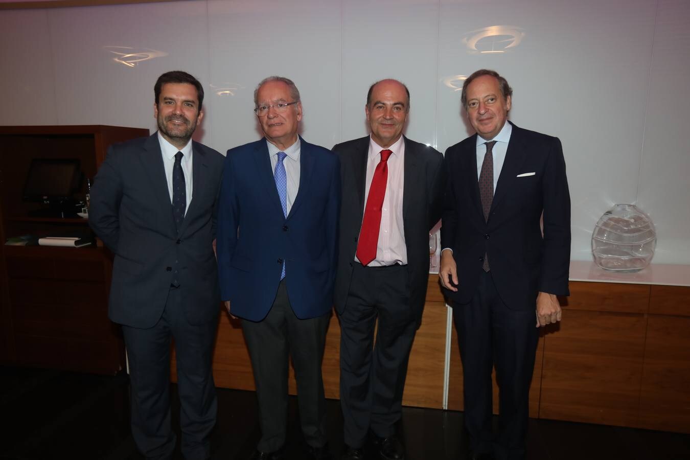 Ignacio Moreno Bustamante, Álvaro Ybarra, Antonio Colsa y Álvaro Rodríguez Guitart. 