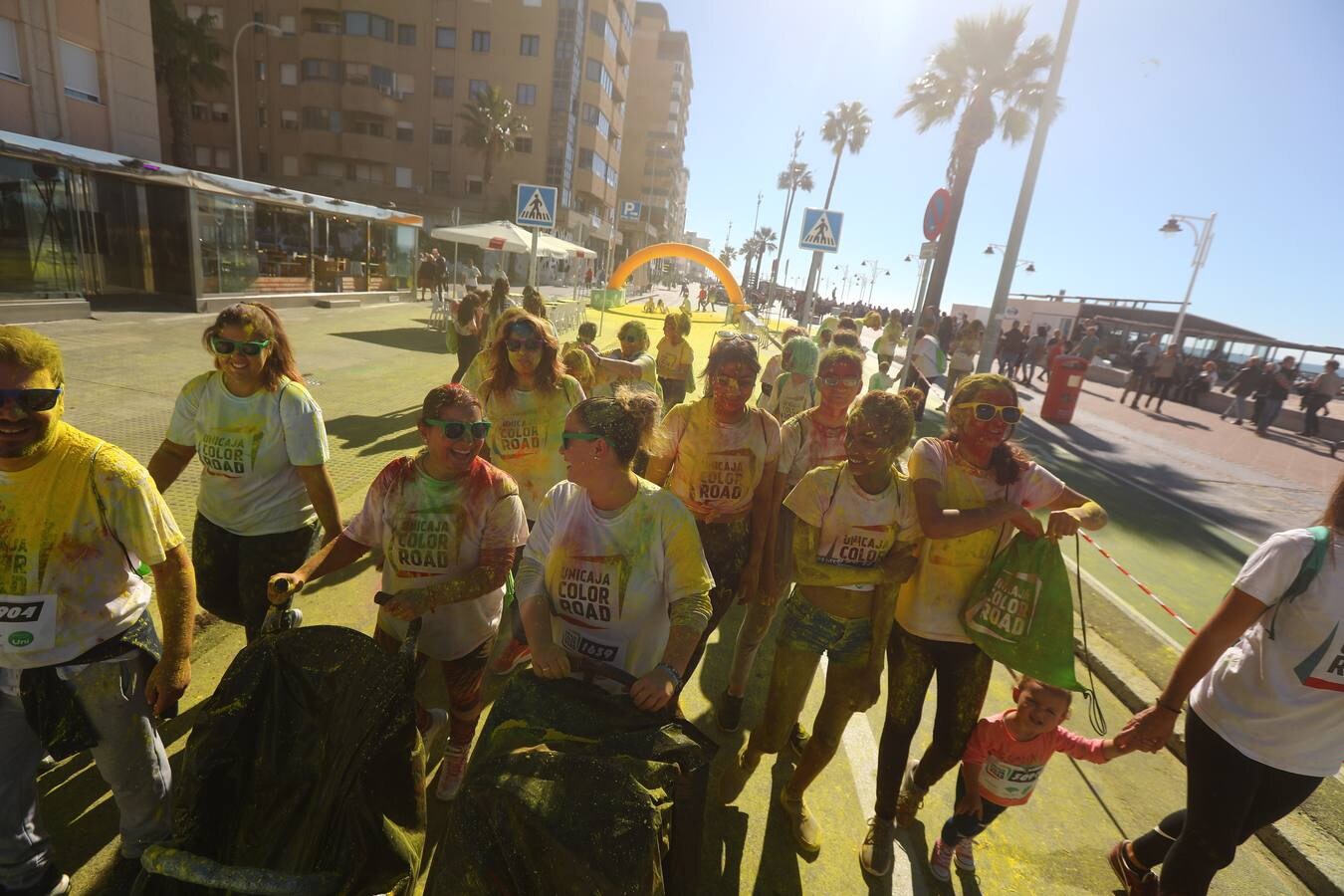 Búscate en la carrera solidaria Unicaja Color Road Cádiz (I)