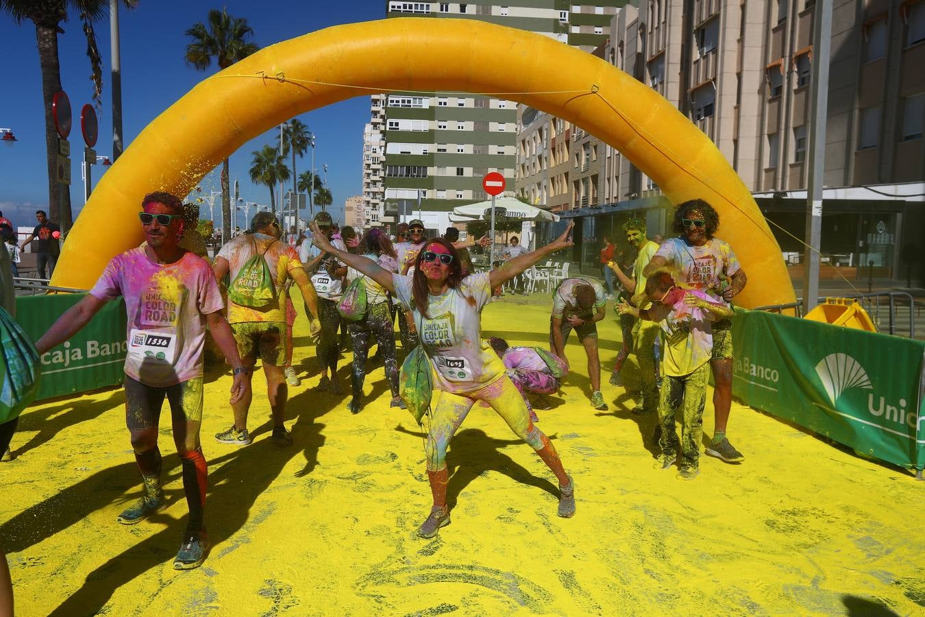 Búscate en la carrera solidaria Unicaja Color Road Cádiz (III)