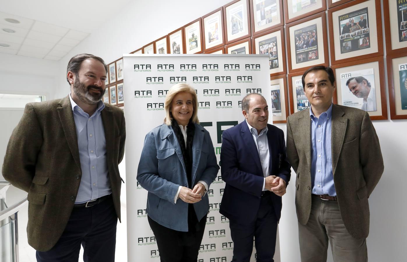 La visita de la exministra Fátima Bañez a Córdoba, en imágenes