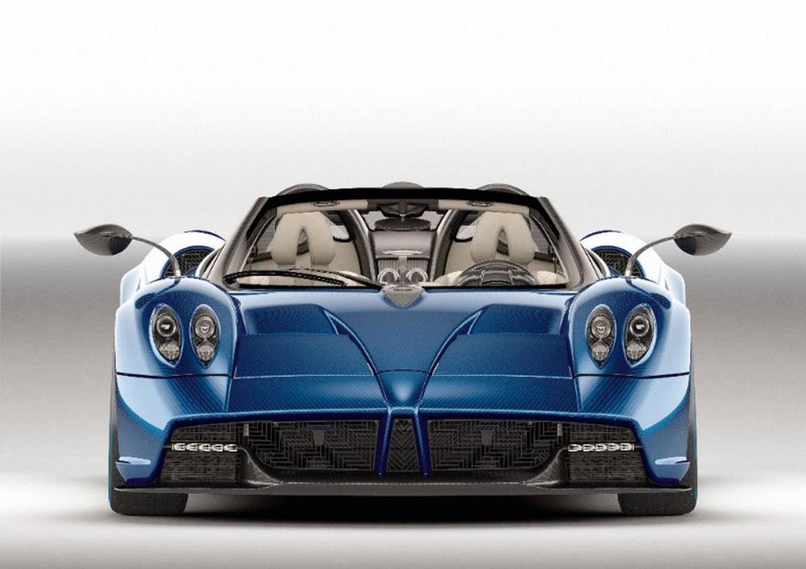 Pagany Huayra. Este portento monta un motor Mercedes V12 de 5980 cc y ofrece 764 cv y 1000 Nm. Lo compró en una subasta a la que mandó a Obi Okeke, la persona que se encarga de tener a punto su flota.