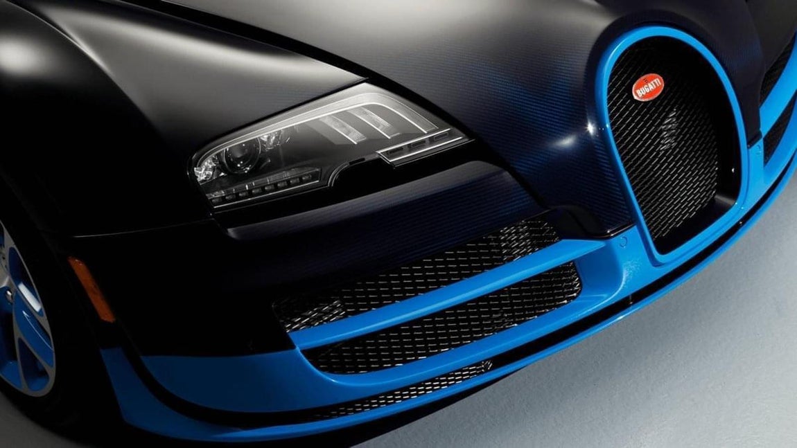 Bugatti Veyron Grand Sport Vitesse. Fue el caso de dos Bugatti Veyron, a los que se refiere como los “Veyron baratos”. O del Veyron Gran Sport de 2011 y su hermano mejorado, el Grand Sport Vitesse 2015 convertible, el descapotable más rápido del mundo, que alcanza los 410 km/h,.