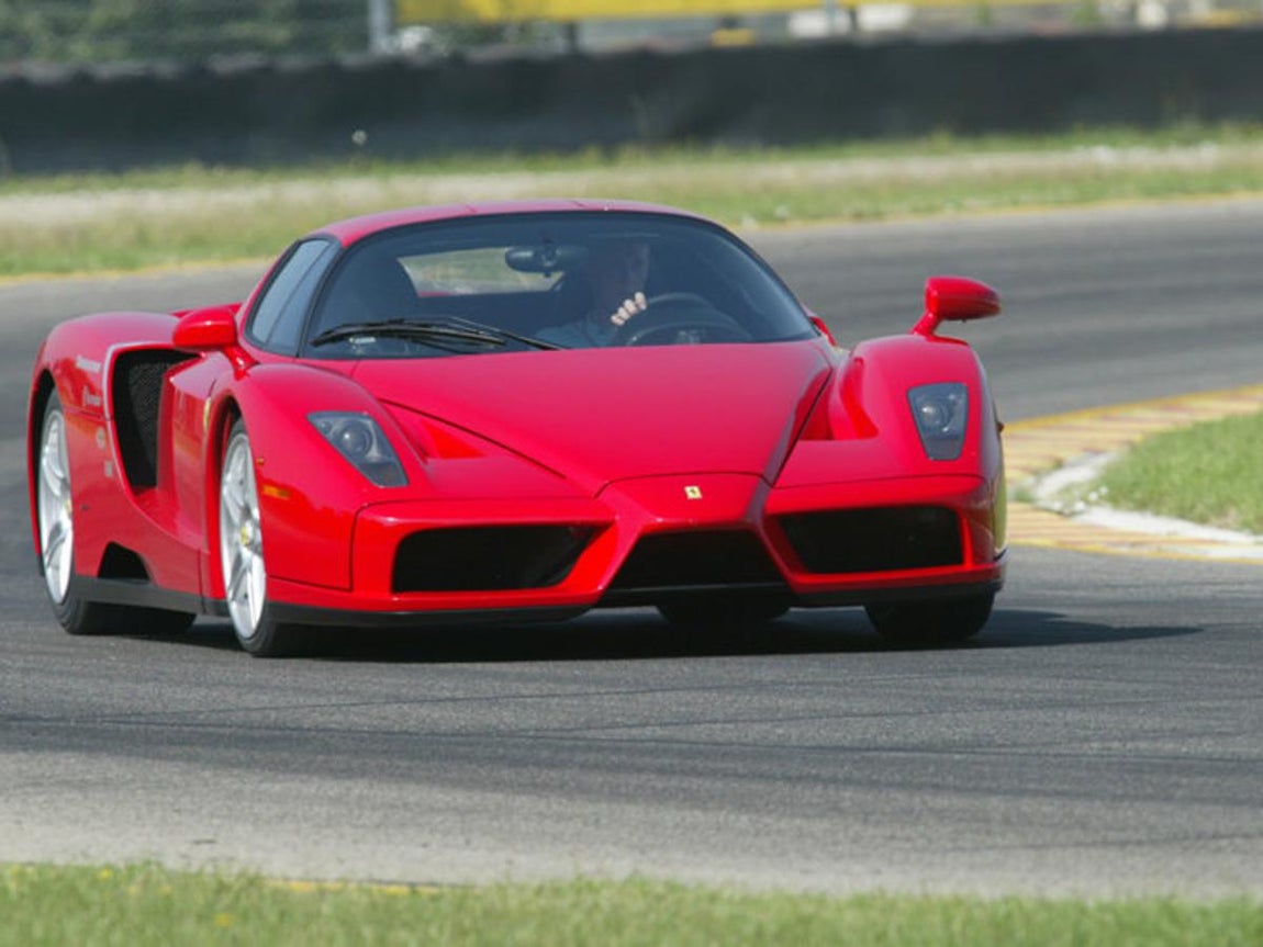 Ferrari Enzo. Si echamos un vistazo al catálogo de Ferrari y señalamos cualquier modelo, es probable que Mayweather lo tenga en su garaje.