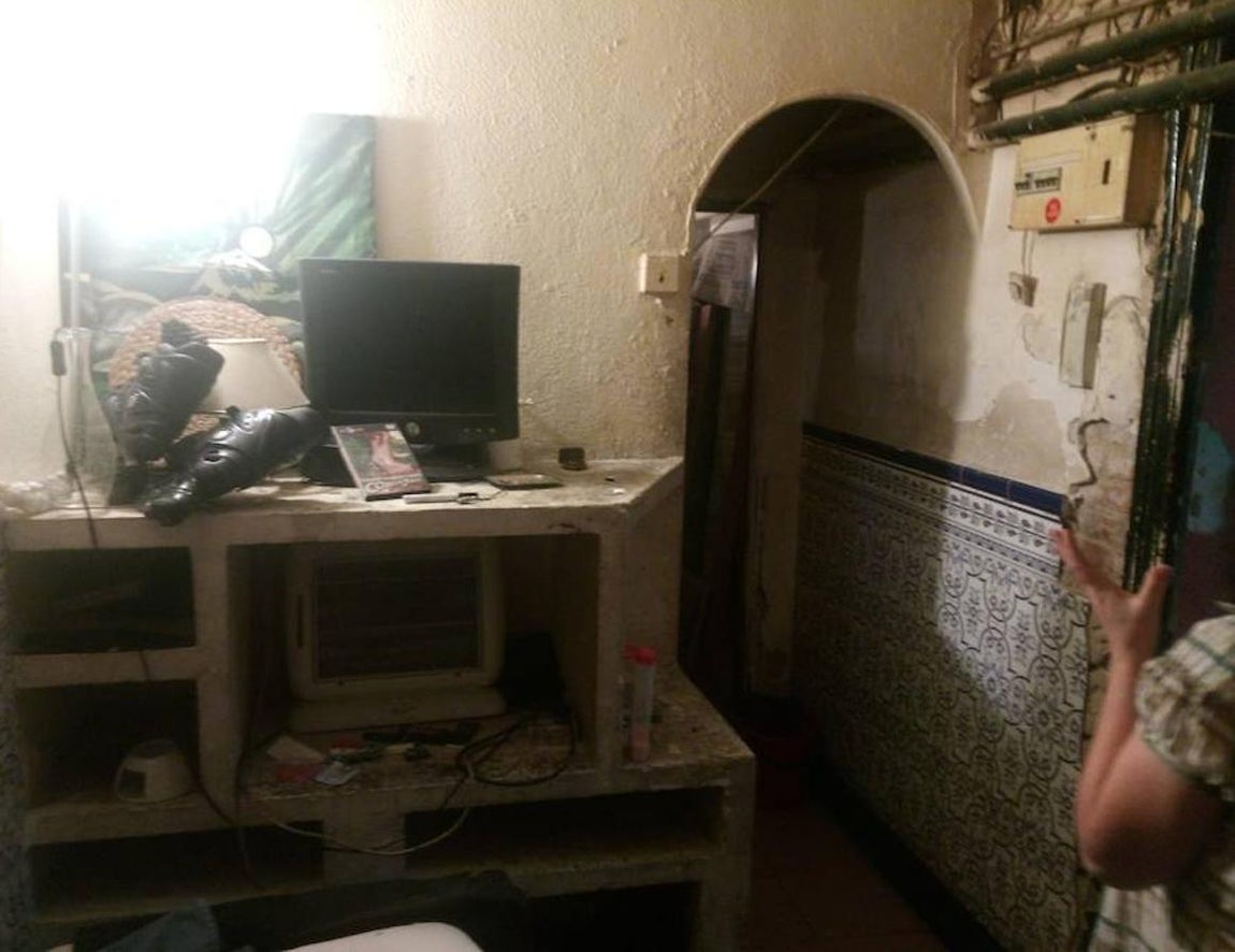 5.. La vivienda parecía una auténtica pocilga. Su deterioro es palpable