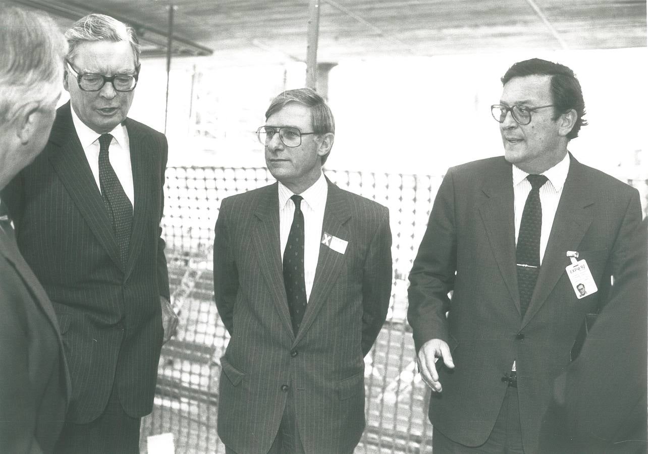 Visita institucional. El presidente de Guinnees, Anthony Tennant, inspeccionando las obras en compañía de Eduardo Osborne