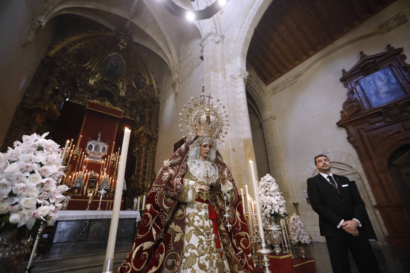 El besamanos a la Reina de los Santos Mártires, en imágenes