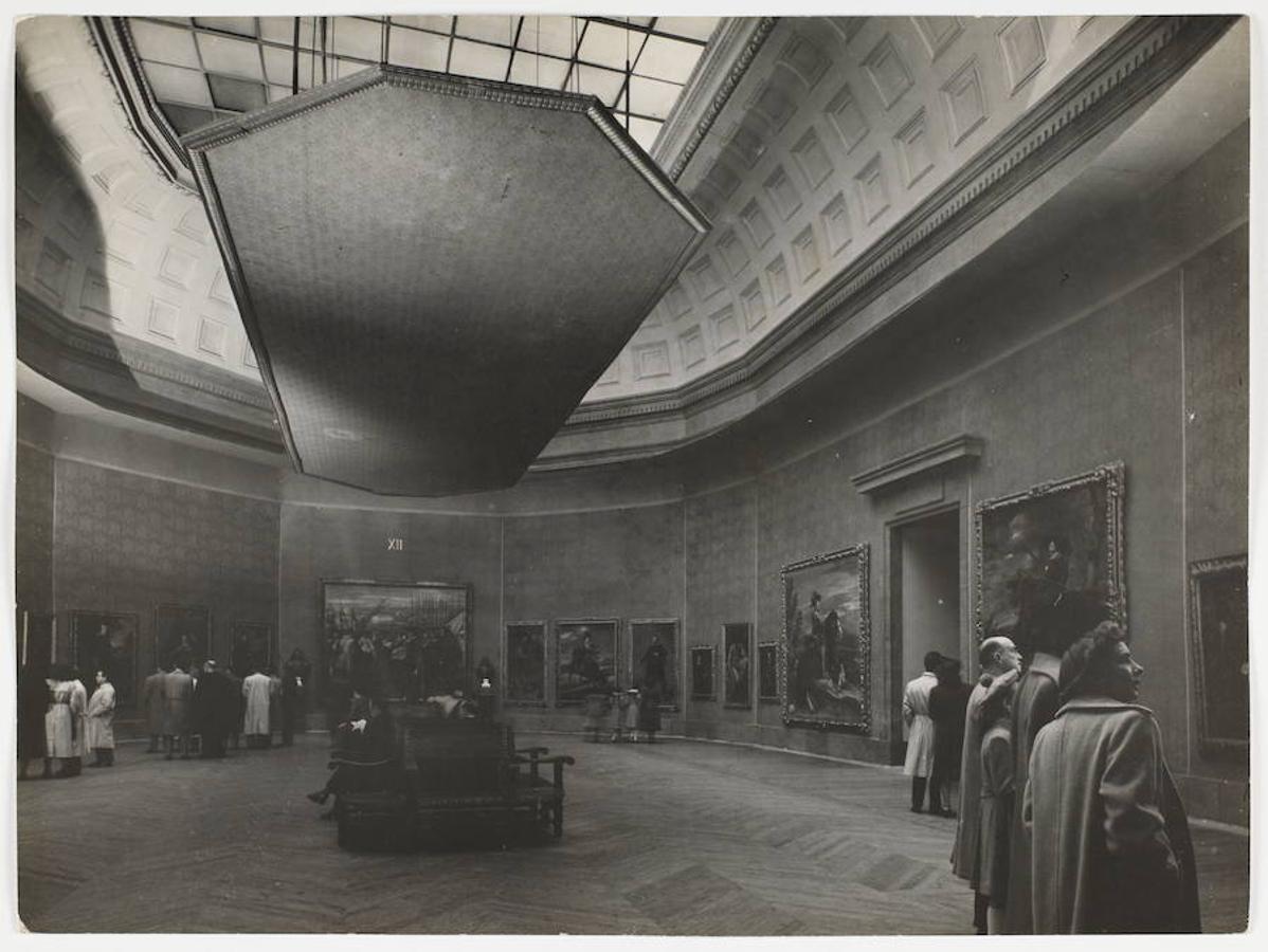 La sala de Velázquez, en 1949, fotografiada por Dimitri Kessel. 