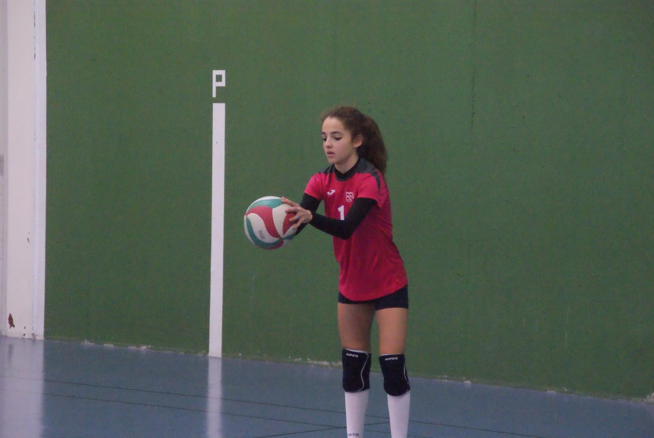 Las mejores imágenes del partido de voleibol entre Saint Louis des Français “A” y Santo Domingo Savio