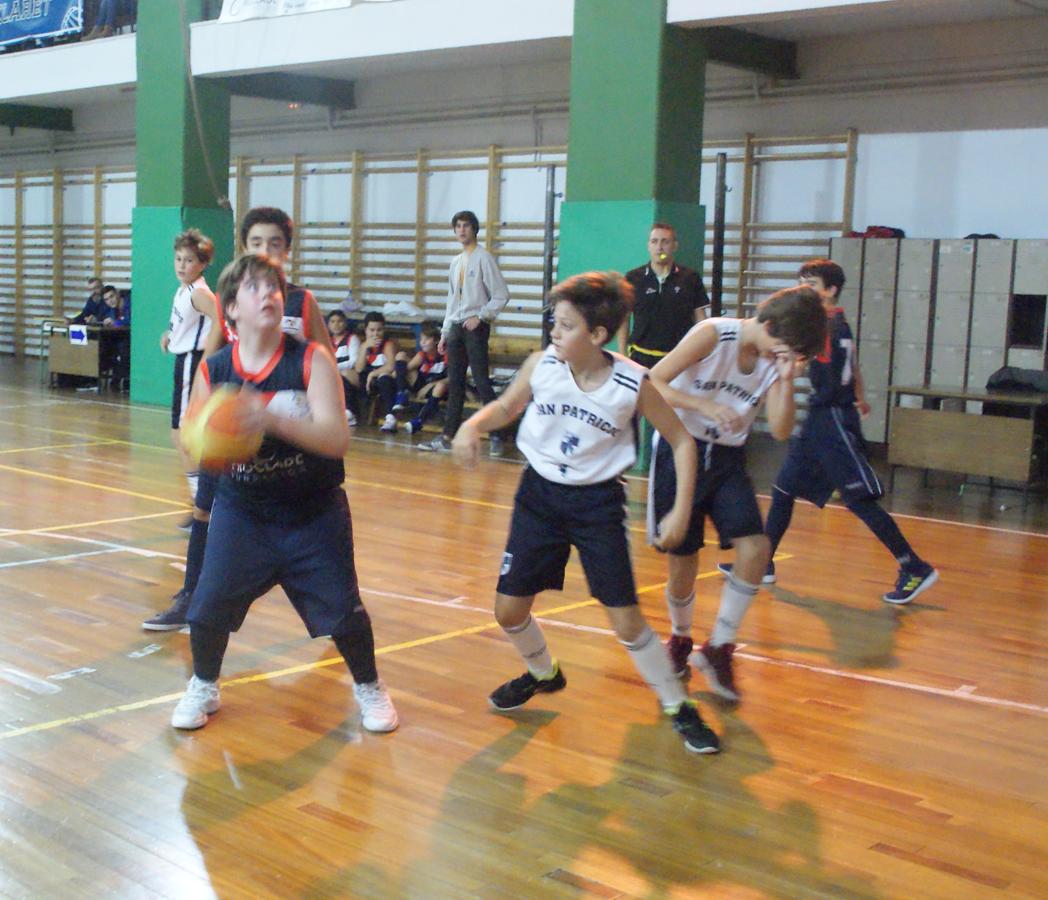 Las mejores imágenes del partido de baloncesto entre Claret &quot;A&quot; y San Patricio Soto &quot;A&quot;