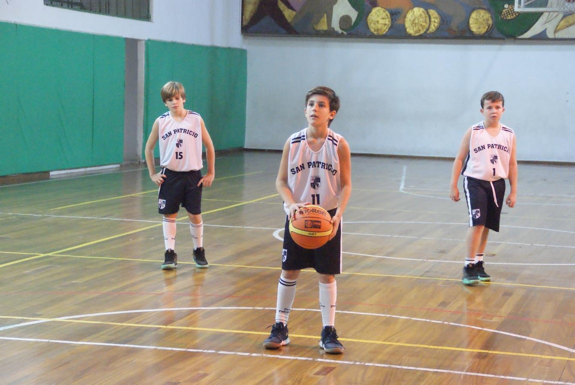 Las mejores imágenes del partido de baloncesto entre Claret &quot;A&quot; y San Patricio Soto &quot;A&quot;