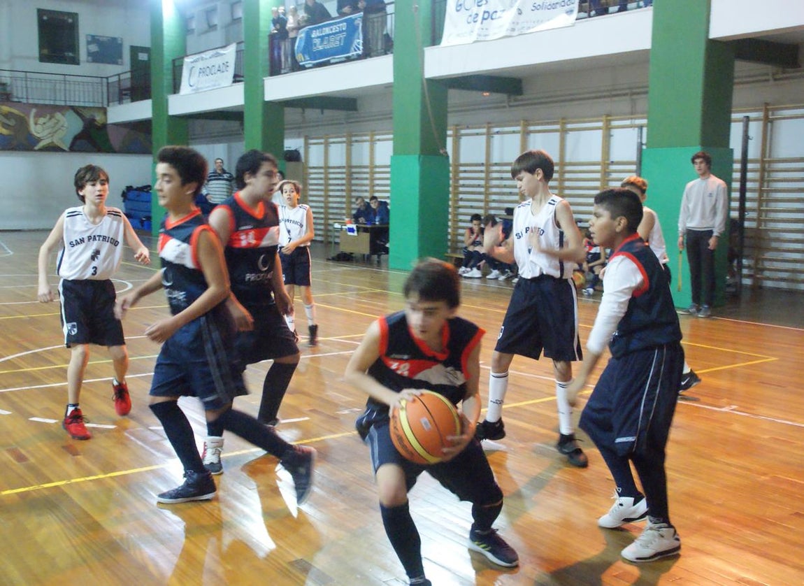 Las mejores imágenes del partido de baloncesto entre Claret &quot;A&quot; y San Patricio Soto &quot;A&quot;