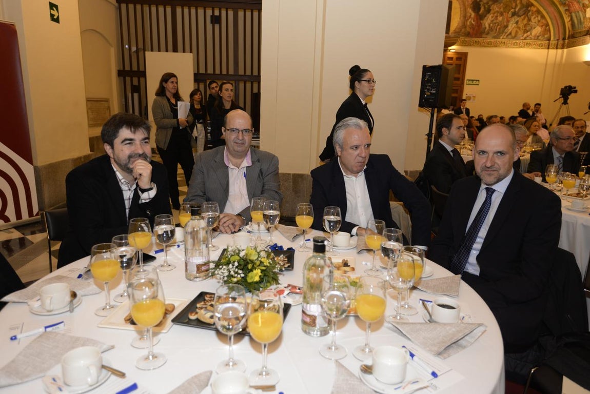 Los invitados al «Desayuno Autonómico» de ABC, en imágenes