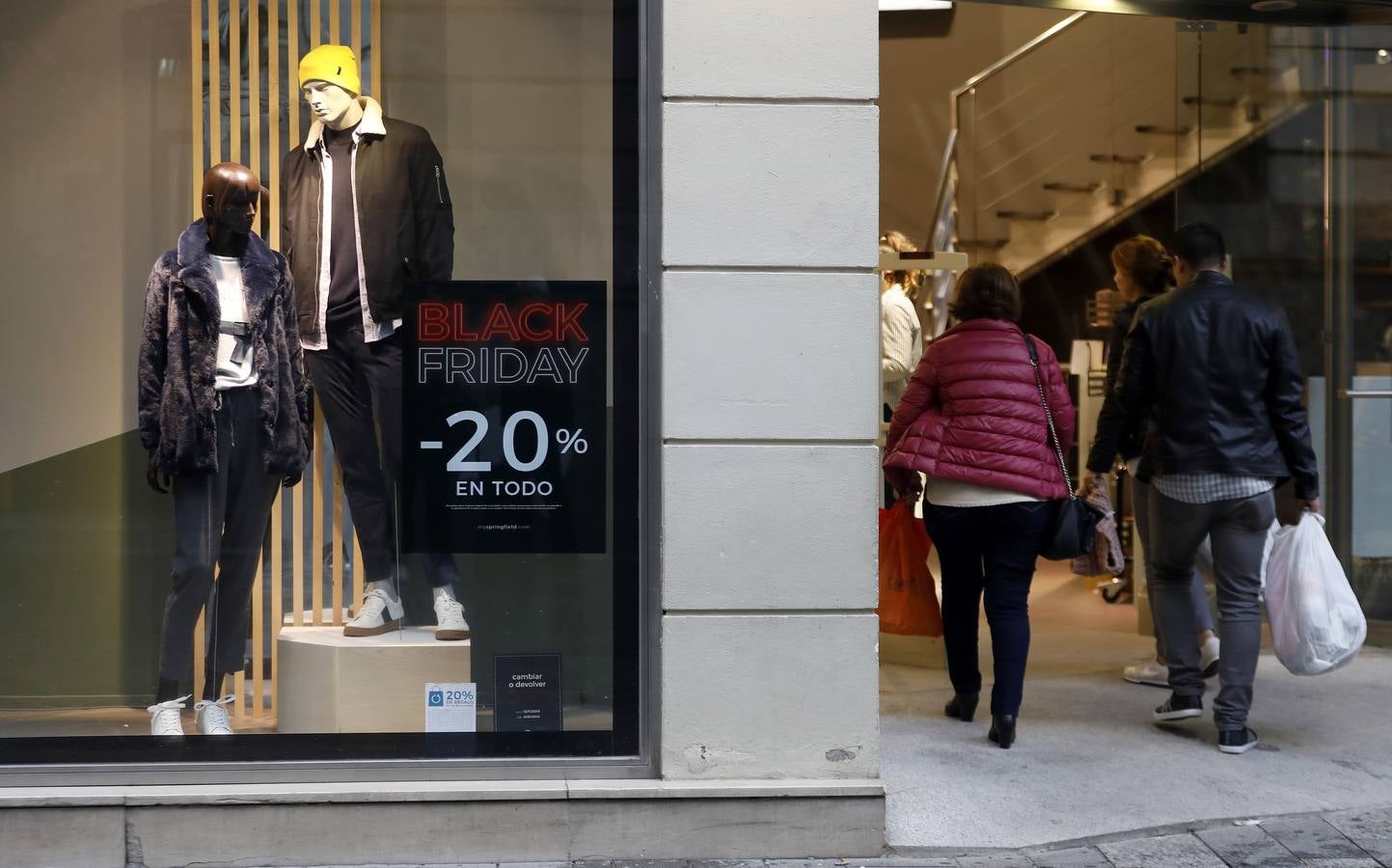 En imágenes, los preparativos en Córdoba para el «Black Friday»