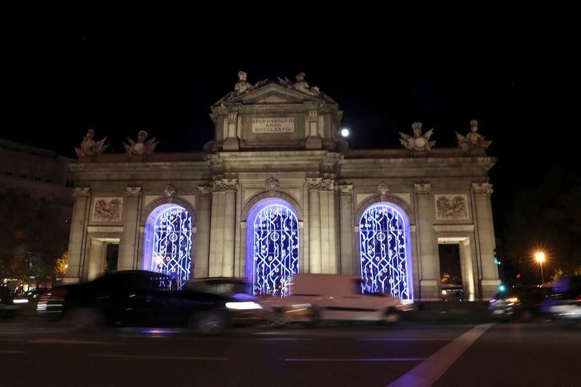 Madrid estrena sus luces de Navidad, en imágenes
