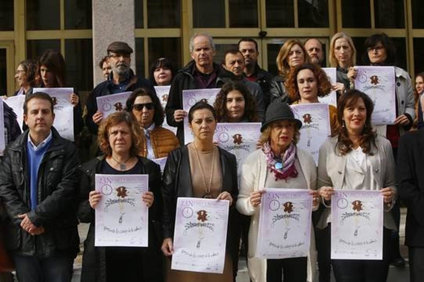 En imágenes, las instituciones de Córdoba protestan contra la violencia machista