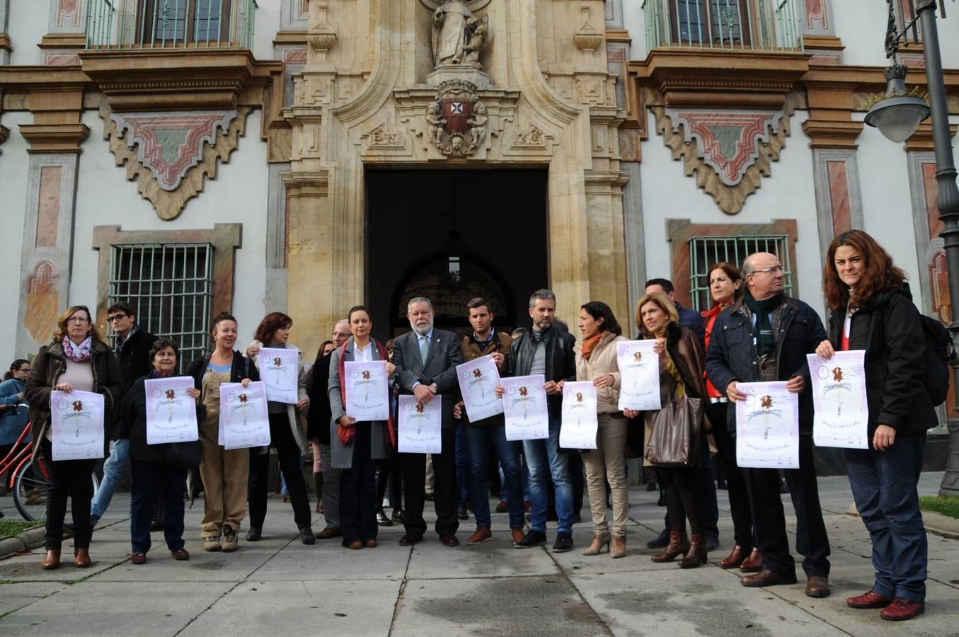 En imágenes, las instituciones de Córdoba protestan contra la violencia machista