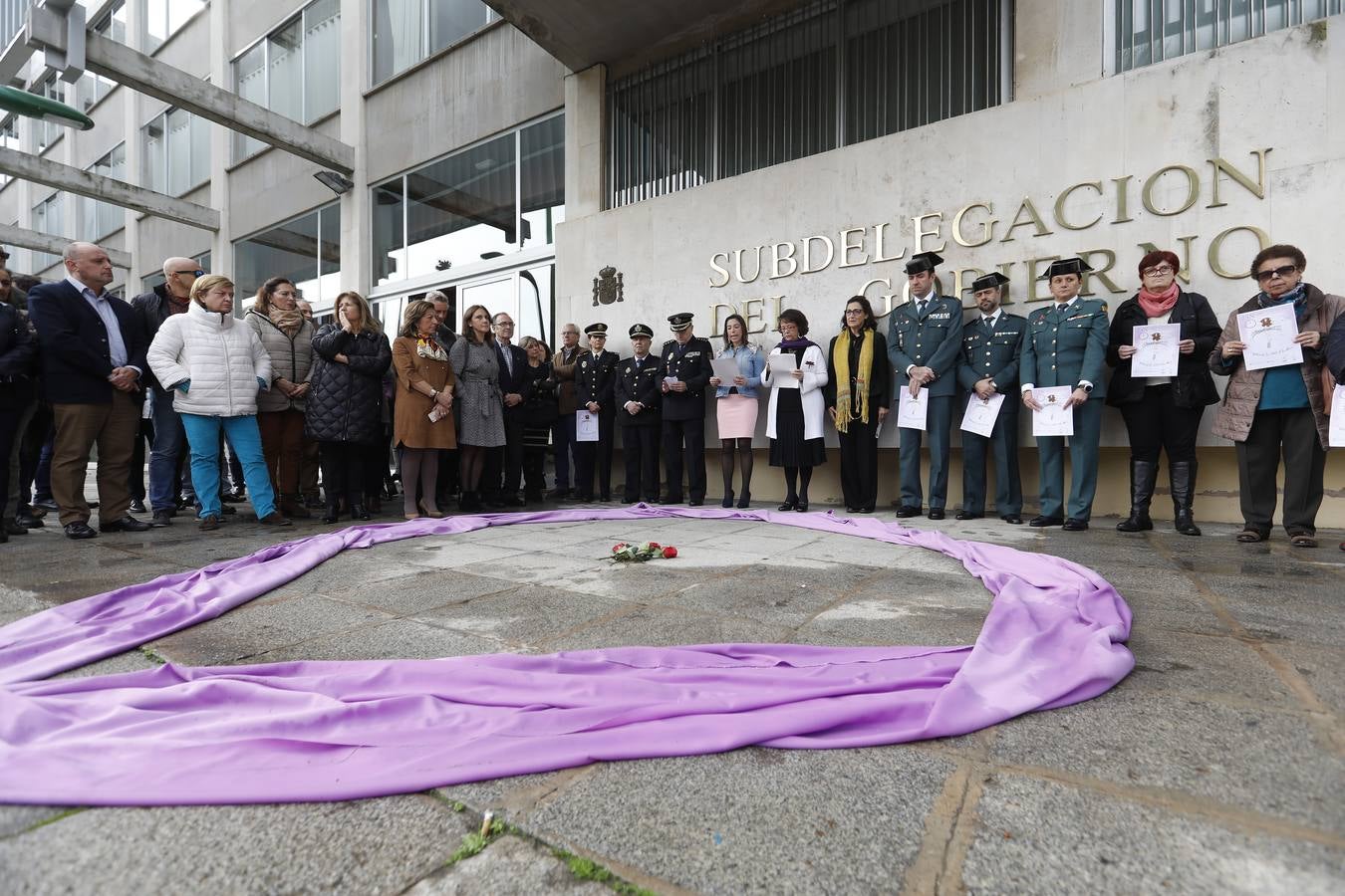 En imágenes, las instituciones de Córdoba protestan contra la violencia machista