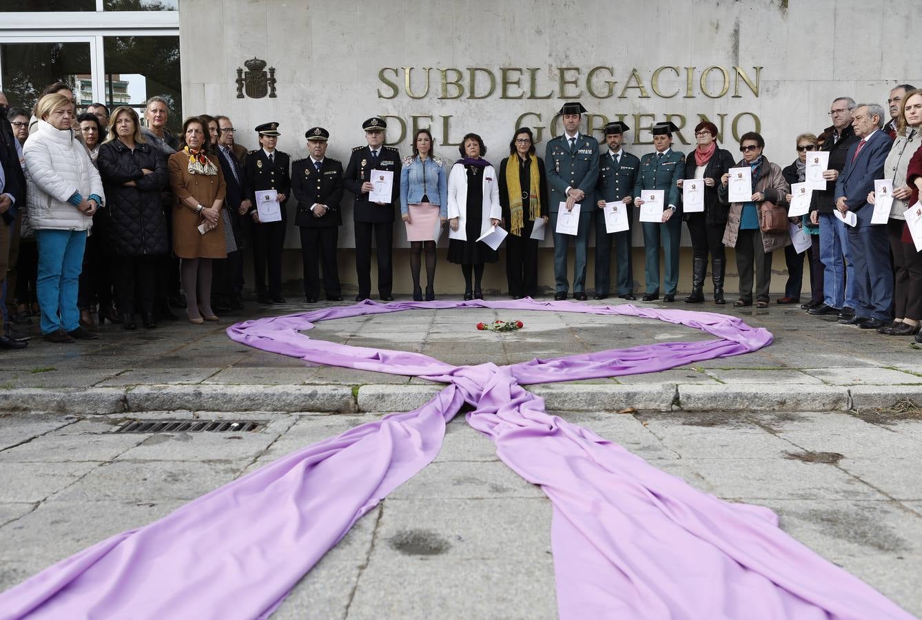 En imágenes, las instituciones de Córdoba protestan contra la violencia machista