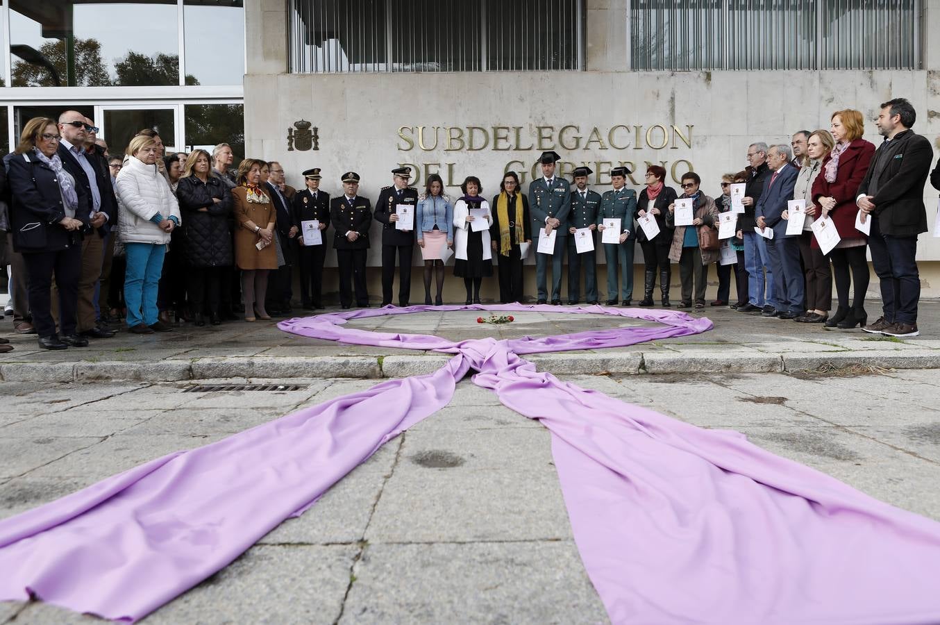 En imágenes, las instituciones de Córdoba protestan contra la violencia machista