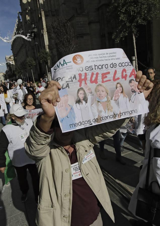 Los médicos salen a la calle para exigir medios y personal