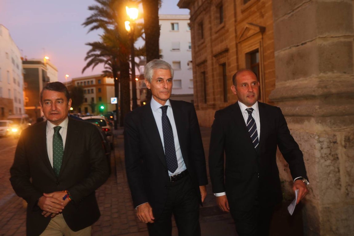 Adolfo Suárez Illana en las Tribunas populares con una charla coloquio en Cádiz