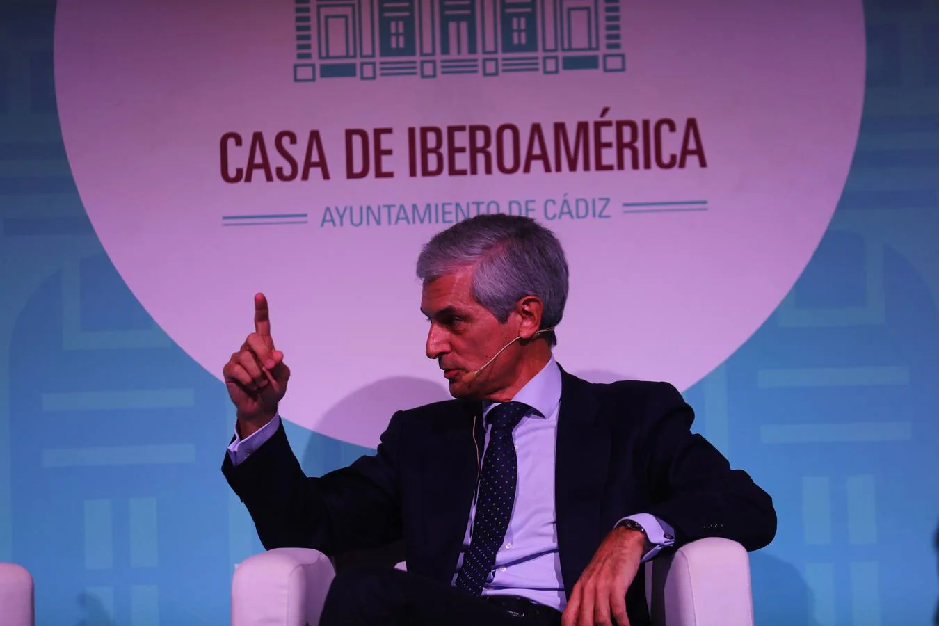 Adolfo Suárez Illana en las Tribunas populares con una charla coloquio en Cádiz