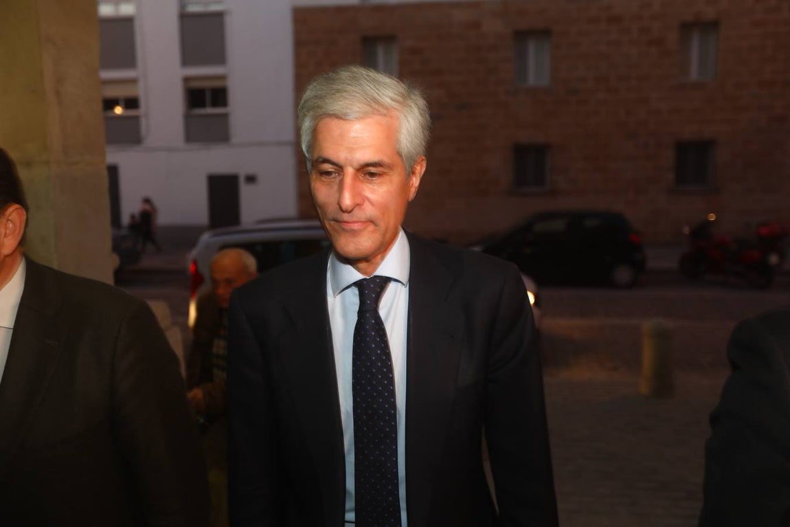 Adolfo Suárez Illana en las Tribunas populares con una charla coloquio en Cádiz