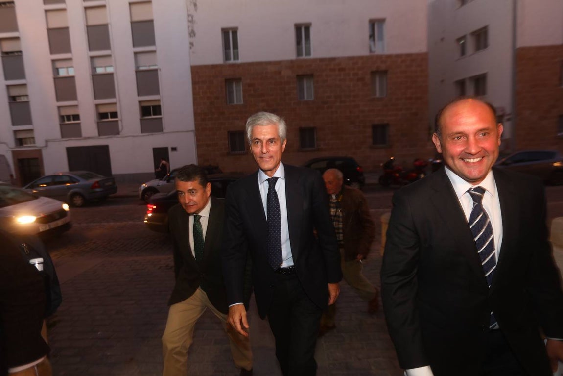 Adolfo Suárez Illana en las Tribunas populares con una charla coloquio en Cádiz