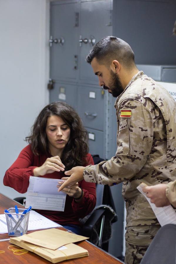 Los militares, los primeros en votar