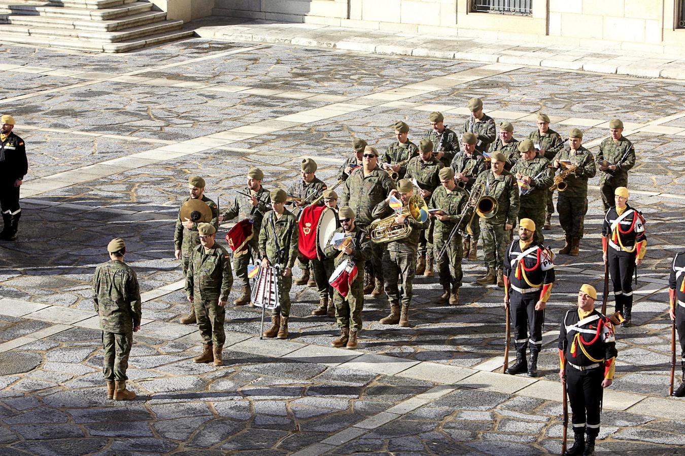 Clausura del curso básico de Emergencias de la UME en la Academia de Infantería