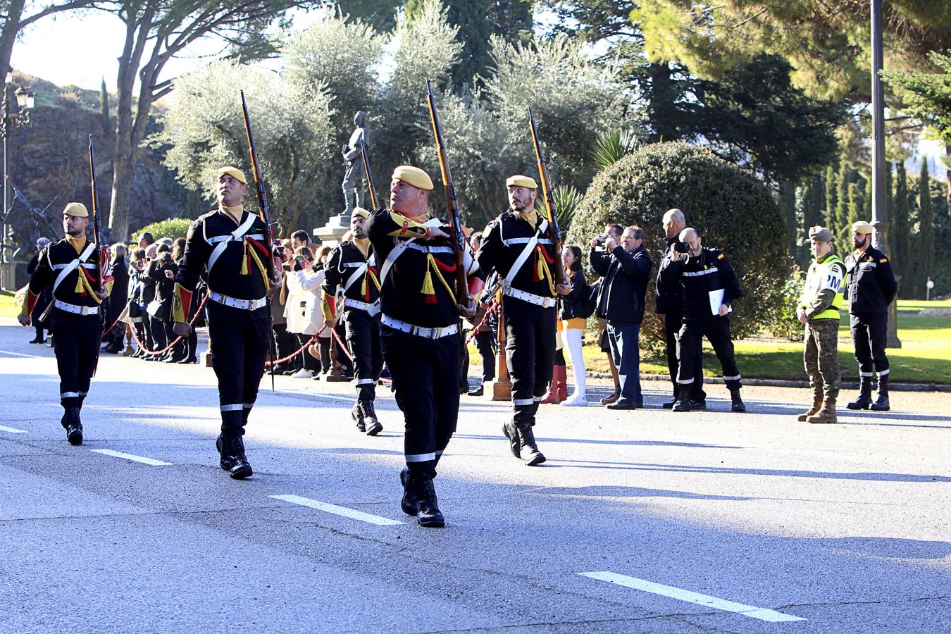 Clausura del curso básico de Emergencias de la UME en la Academia de Infantería