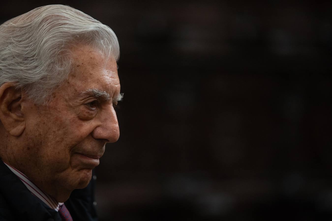 La visita de Vargas Llosa a la Mezquita-Catedral de Córdoba, en imágenes