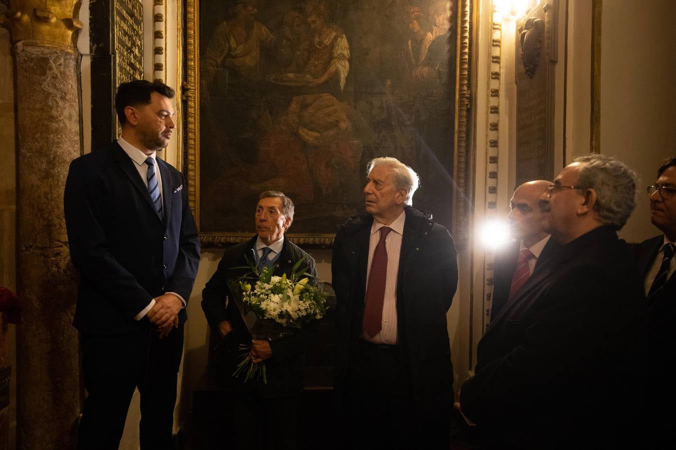 La visita de Vargas Llosa a la Mezquita-Catedral de Córdoba, en imágenes