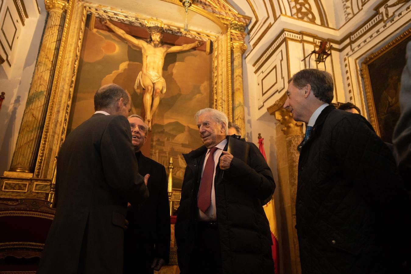 La visita de Vargas Llosa a la Mezquita-Catedral de Córdoba, en imágenes